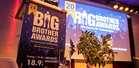 Dekoration der BigBrotherAwards-Bühne 2020.