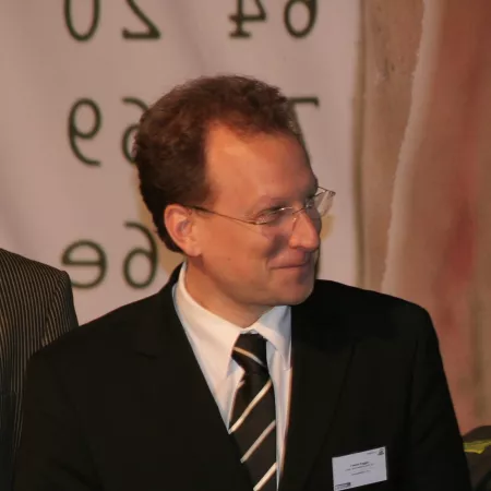 Portraitaufnahme von Fredrik Roggan.